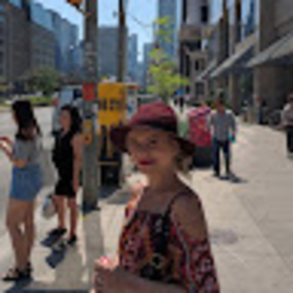 Meet your Posher, Sabrina - Picture 1 of 1